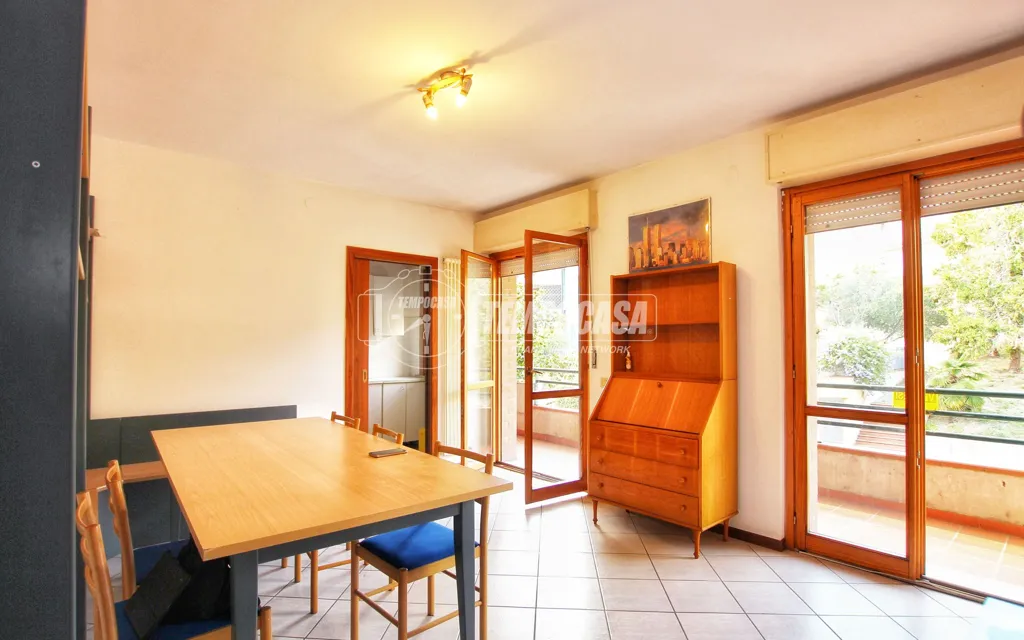 Dining Room - Rustic 2-Bedroom Flat with Balcony in Ancona