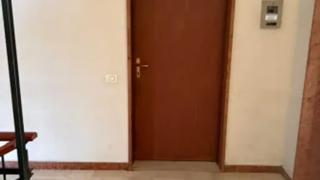 hallway_entrance