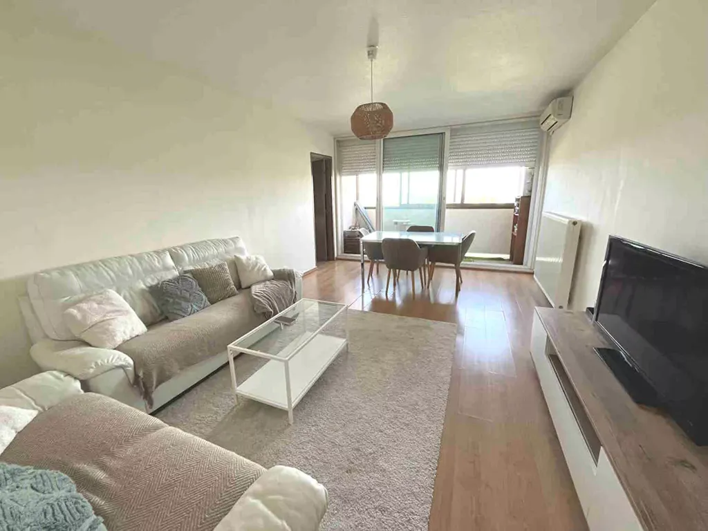 Séjour - Appartement 5 Pièces avec Vue Panoramique à Apt