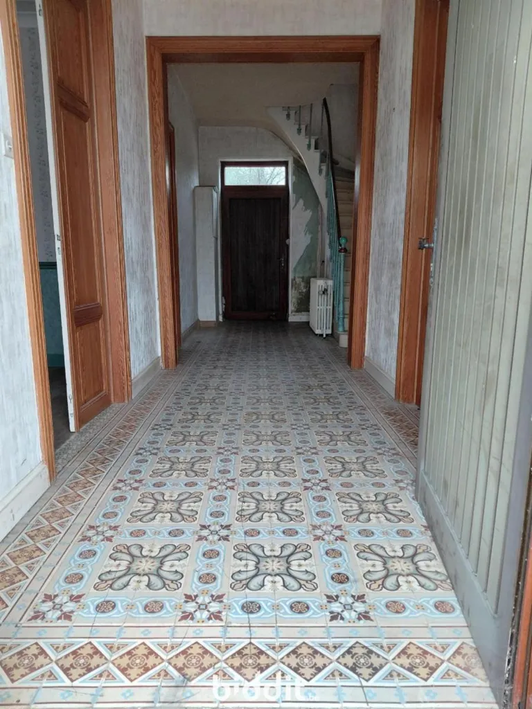 Esik - Renovatable House with Garden in Chassé