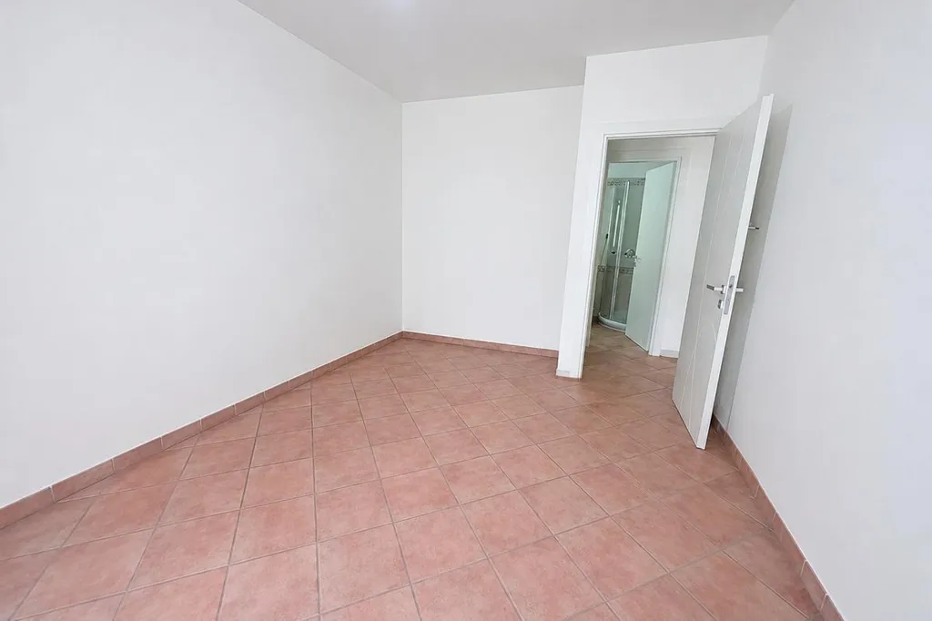Pièces - Rusticated Apartment with Large Terrace in Genzano di Roma