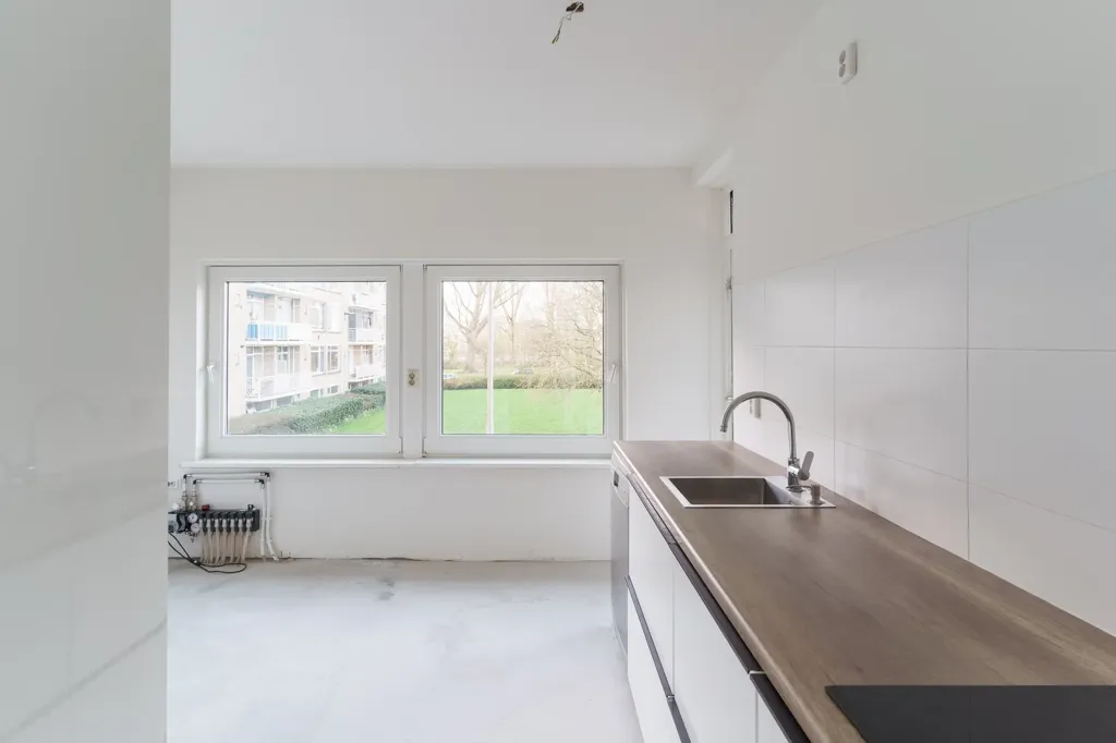 Köök - Portiekflat with Balcony in Delft