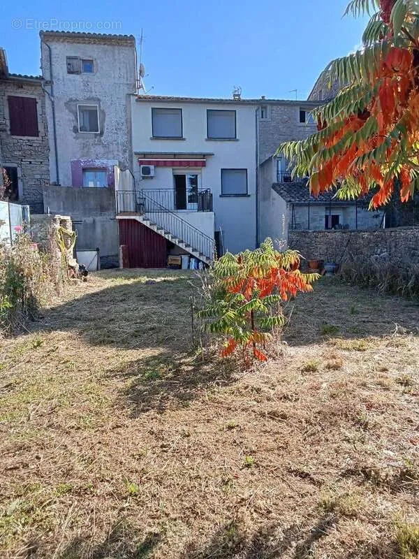 Jardin - Maison de Village avec Vue Montagne à Terrasse