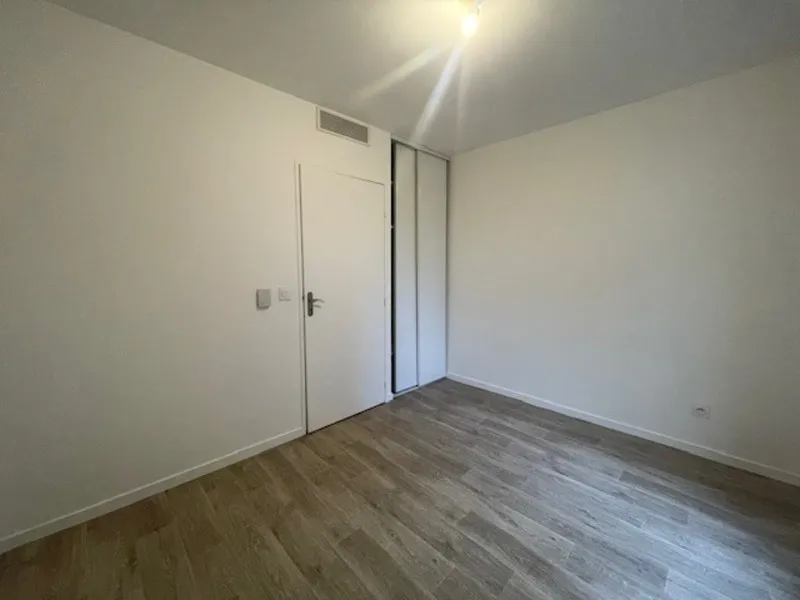 Toad - Garden Flat with Terrace in Bourgoin-Jallieu