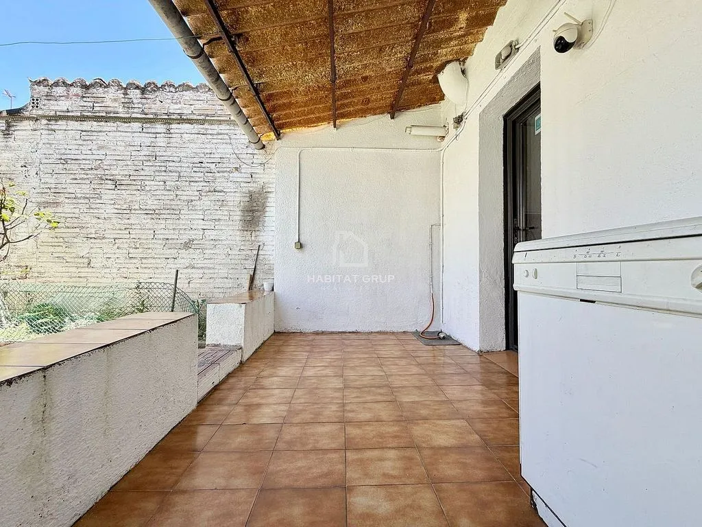 Terrass - Semi-detached House with Pool in Manlleu