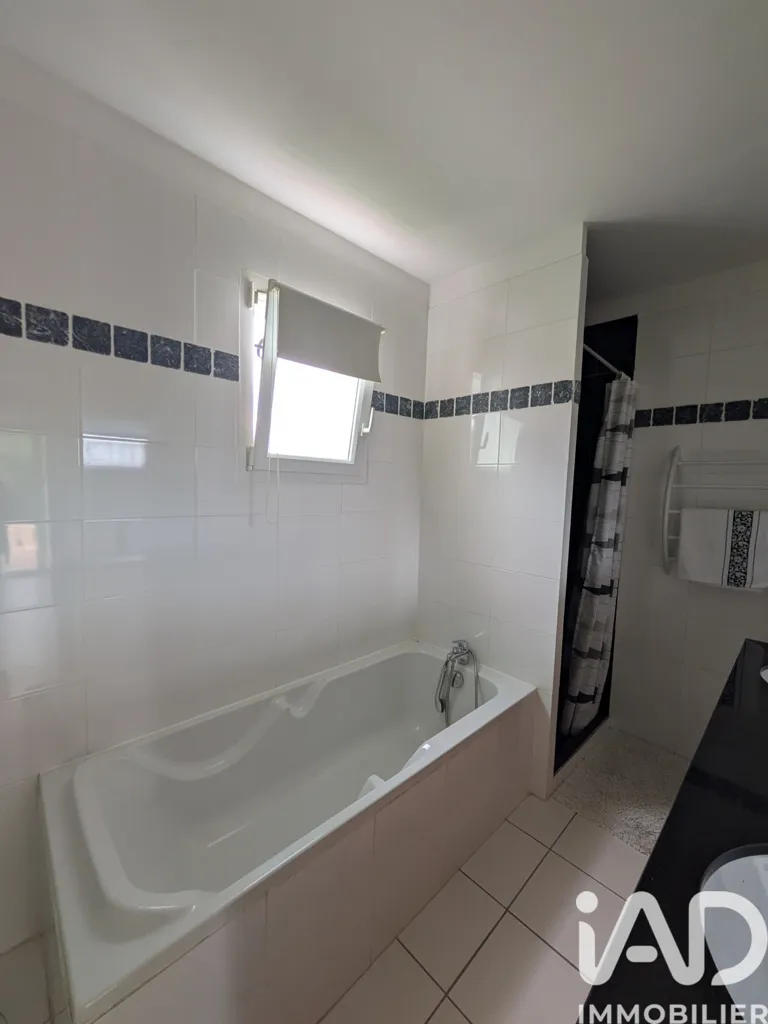 Vannitoad - Mediterranean-Style House with Terrace in Caux
