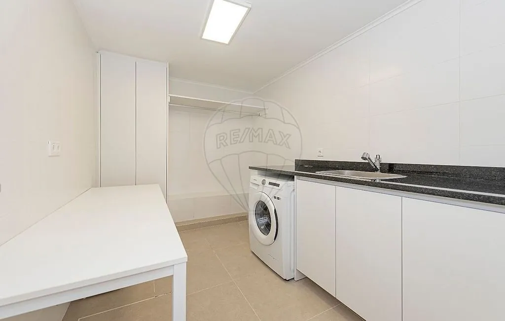 Utility Room - Luxury Villa with Ocean View in Cascais