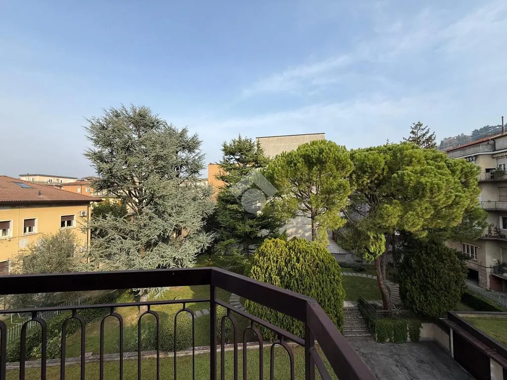 Balcon - Apartment with Balcony and Garden in Brescia