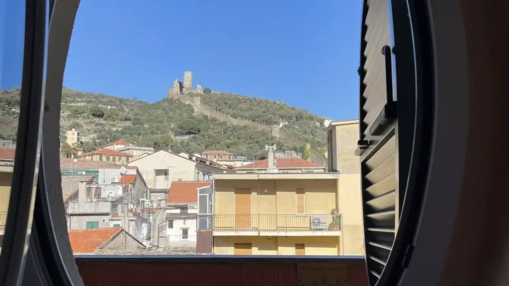 Pièces - Newly Built Apartment with Terraces in Noli