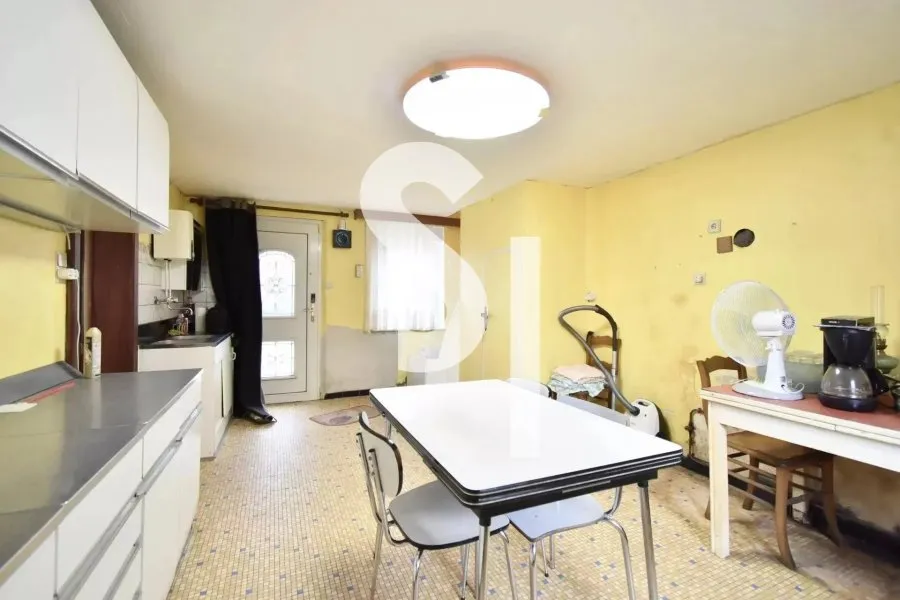 Cuisine - Maison à Rénover avec Jardin à Aubange