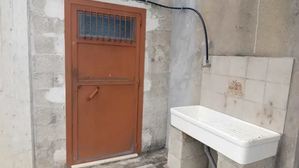 Aed - Warehouse with Workshop in Lanciano