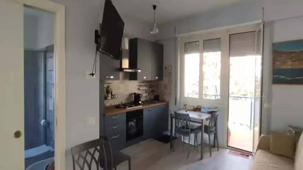 Cuisine - Trilocale with Balcony in Rome
