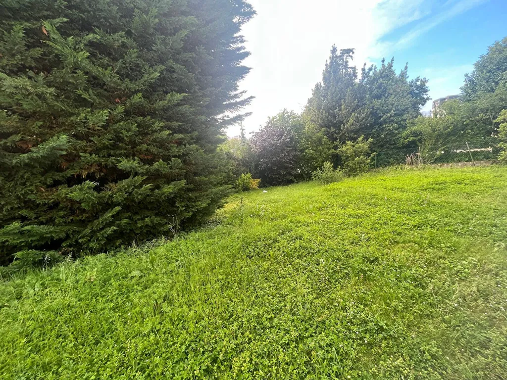 Giardino - Garden-Facing Flat in Antony