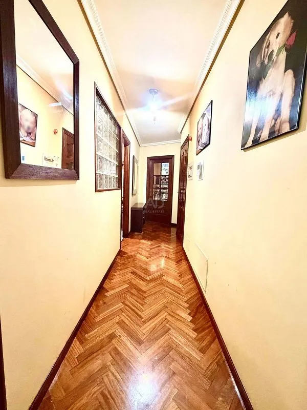 Esik - Apartment with Garage in Arteixo