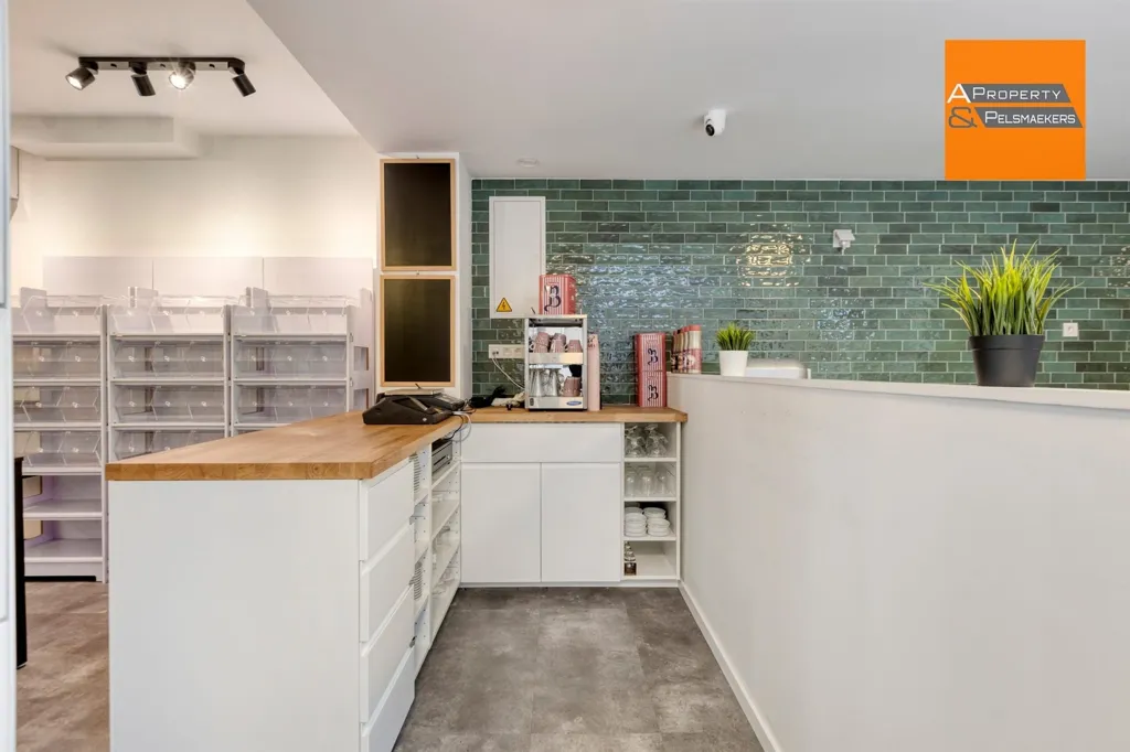 Pièces - Local Commercial avec Appartement à Sterrebeek