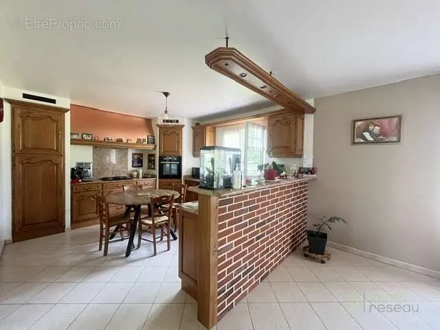 Cuisine - Pavillon avec Sous-Sol Total près de Gisors