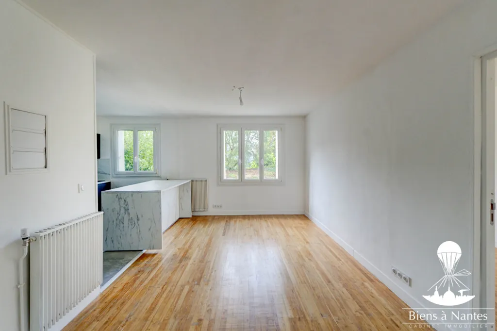 Soggiorno - Refurbished 3-Bed Apartment in Nantes