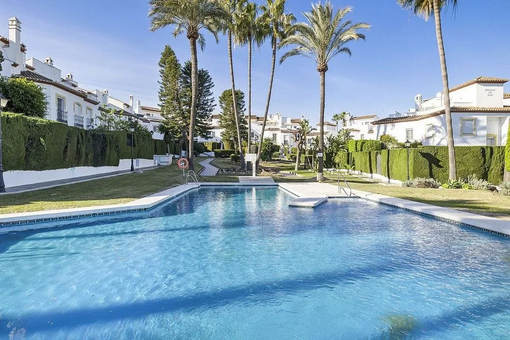 Pool - Semi-Detached House with Pool in Bel Air