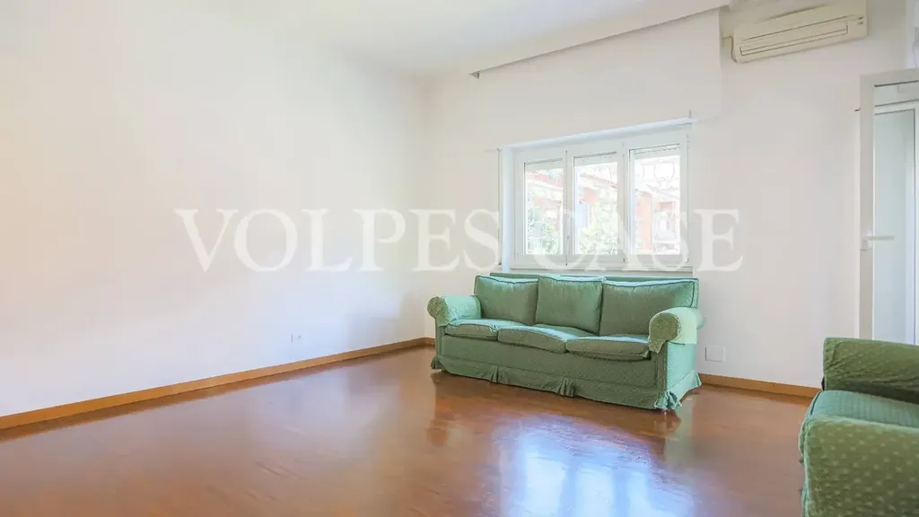 Séjour - Partially Furnished Flat with Balcony in Rome