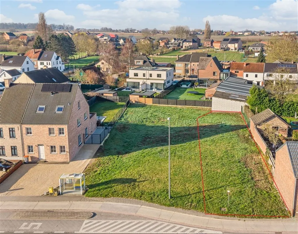 Õhuvaade - Plot for Semi-Open House in Martenslinde