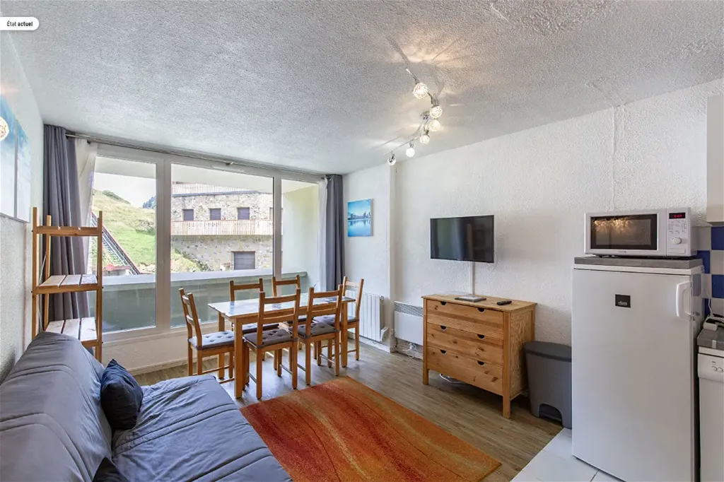 Living Room - 2-Bed Apartment with Balcony in La Mongie