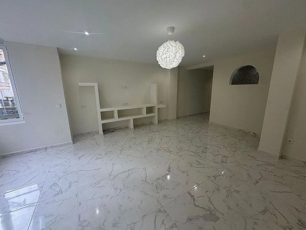 Elutuba - Reformed Flat with Terrace in Torrevieja Centre