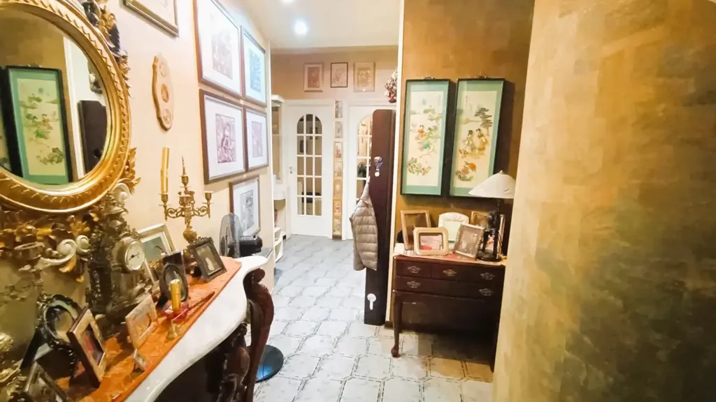 hallway_entrance