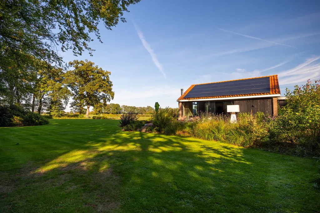 Jardin - Historic Villa with Garden in Almen