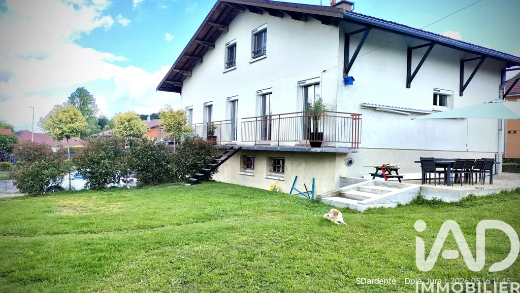 Jardin - Maison Traditionnelle Rénovée avec Balcon à Dole
