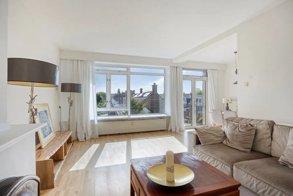 Elutuba - Bright Two-Bedroom Portiekflat in Benoordenhout
