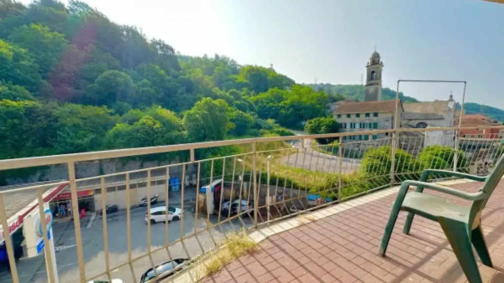 Balcon - Quadrilocale with Balcony and Terrace in Genoa