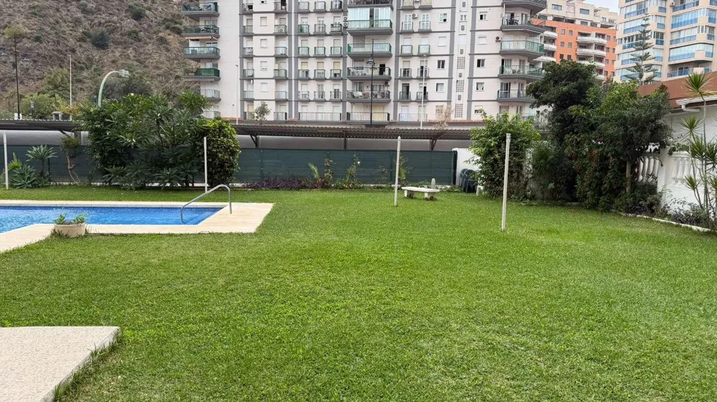 Piscina - Apartment with Beachfront in Fuengirola