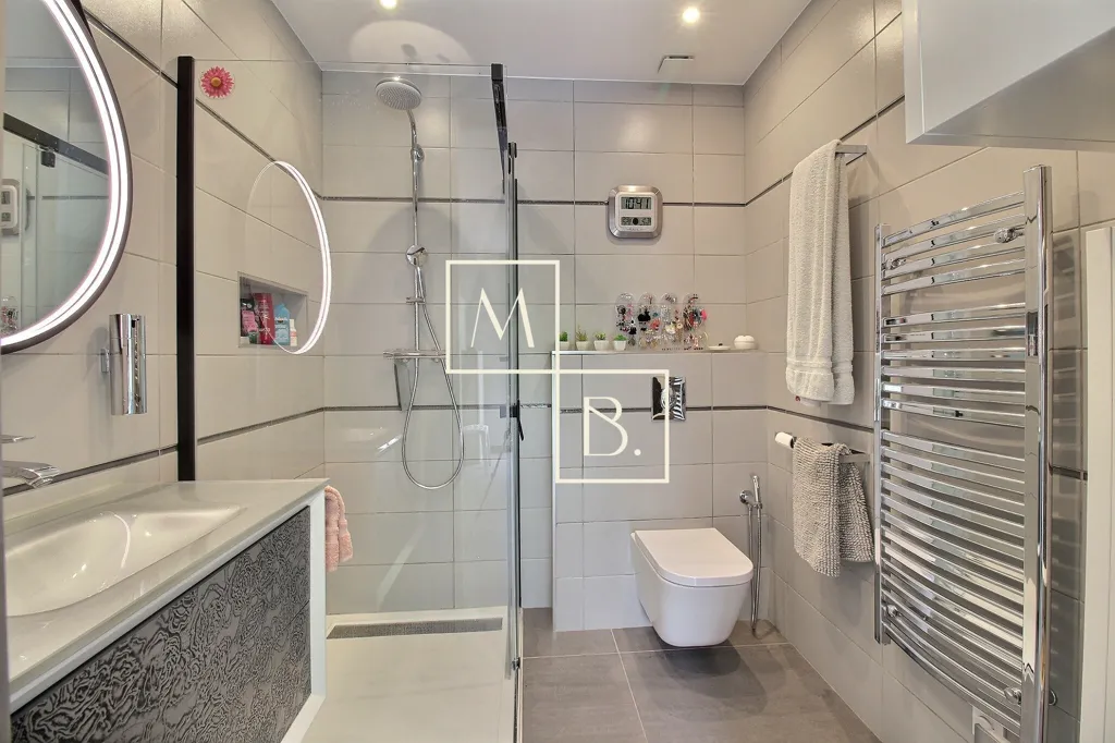 Vannitoad - Contemporary Villa with Pool in Montarnaud