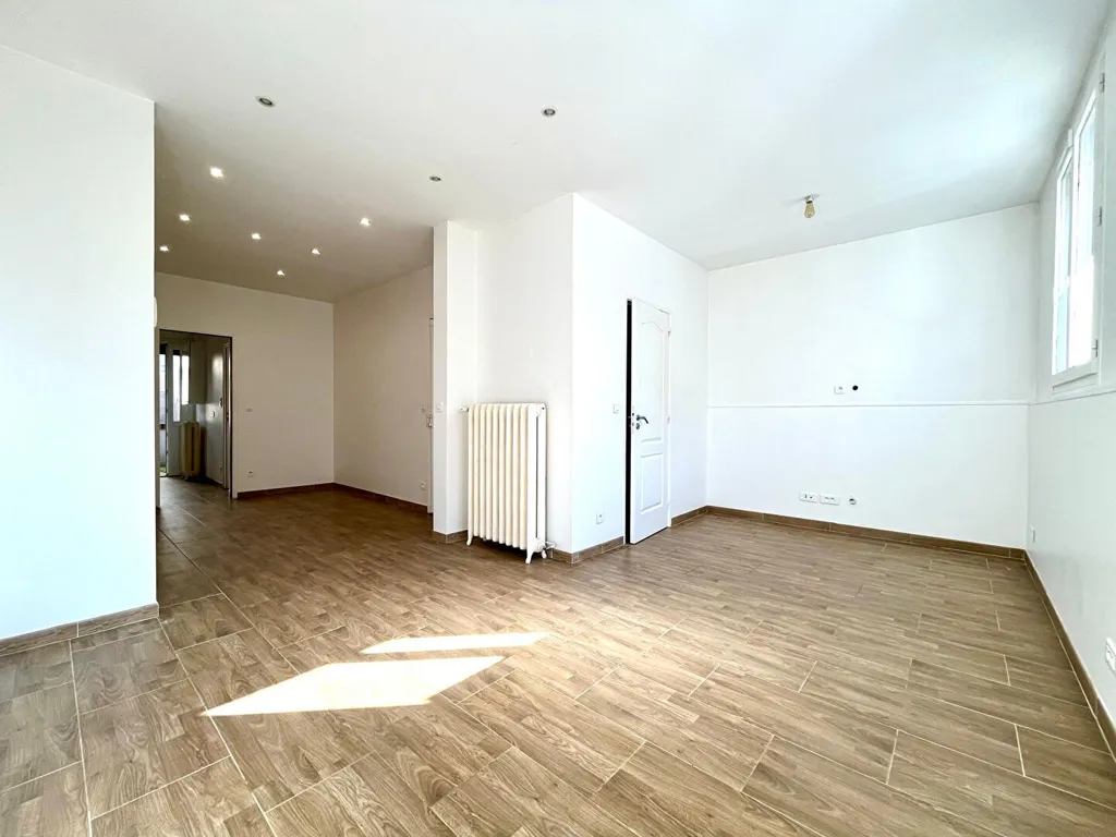 Pièces - Maison Répartie en 3 Appartements à Montreuil