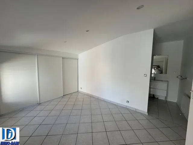 Pièces - Appartement T2 Rénové au Centre Historique de Muret