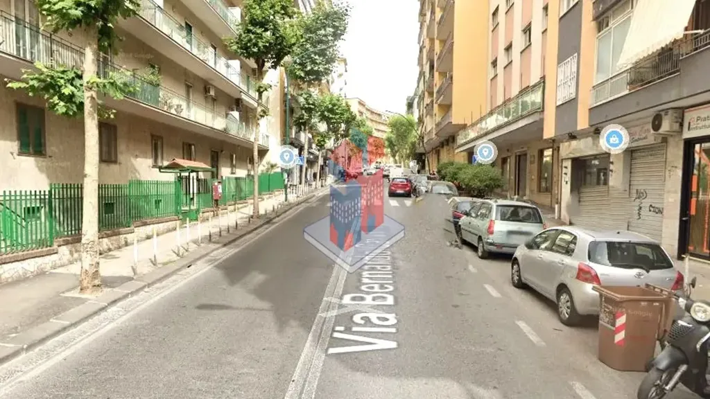 Esterno - Appartamento con due balconi a Napoli