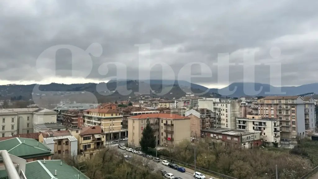 Balcon - Modern Apartment with Balcony in Avellino