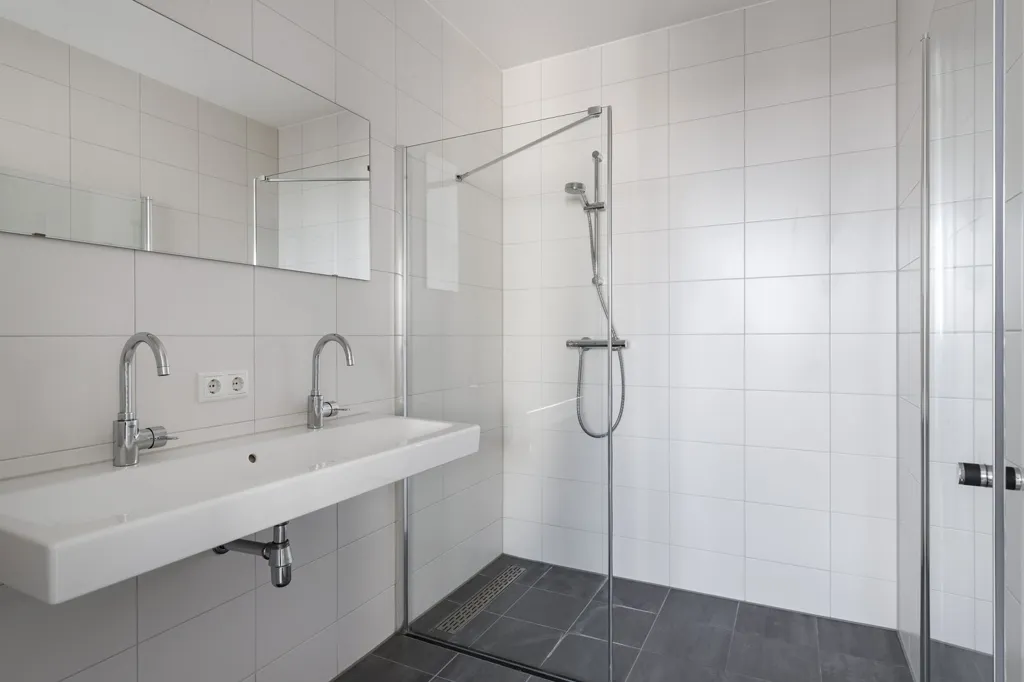 Vannitoad - 2-Bedroom Apartment with Balcony in Utrecht