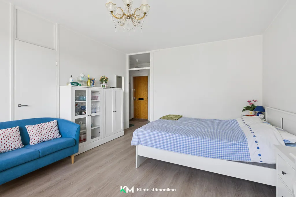 Magamistoad - Modernised Flat with Views in Alppila