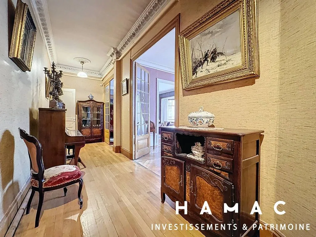 Elutuba - Art Deco Apartment with City View in Lyon