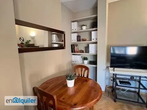 Salle à manger - Modern Flat with Balcony in Delicias, Madrid