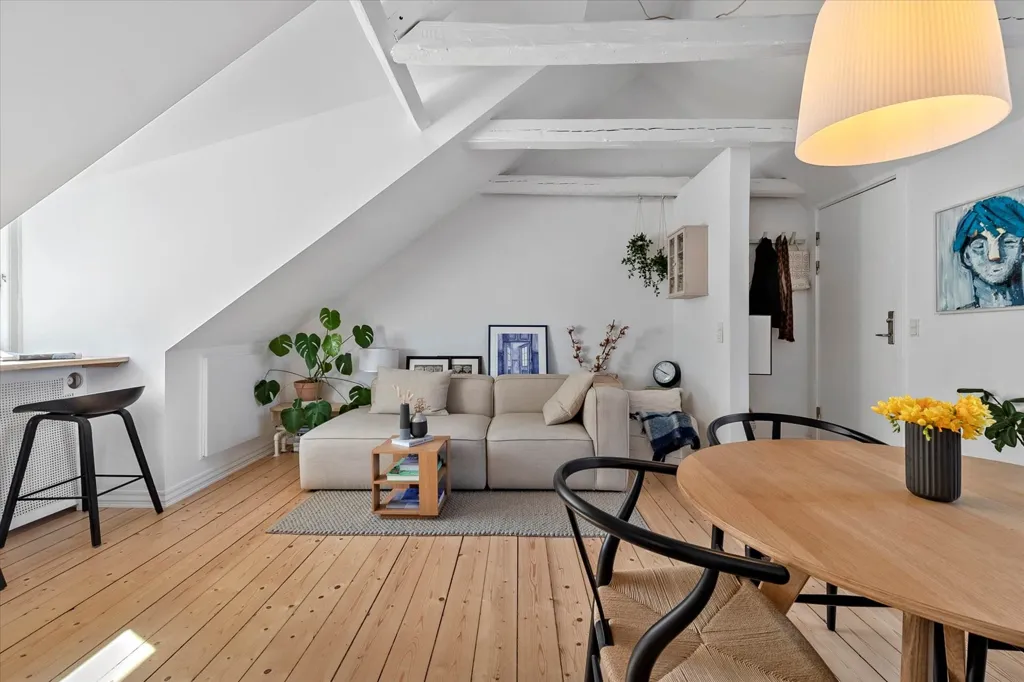 Living Room - 1890s Apartment with City View in Aarhus C
