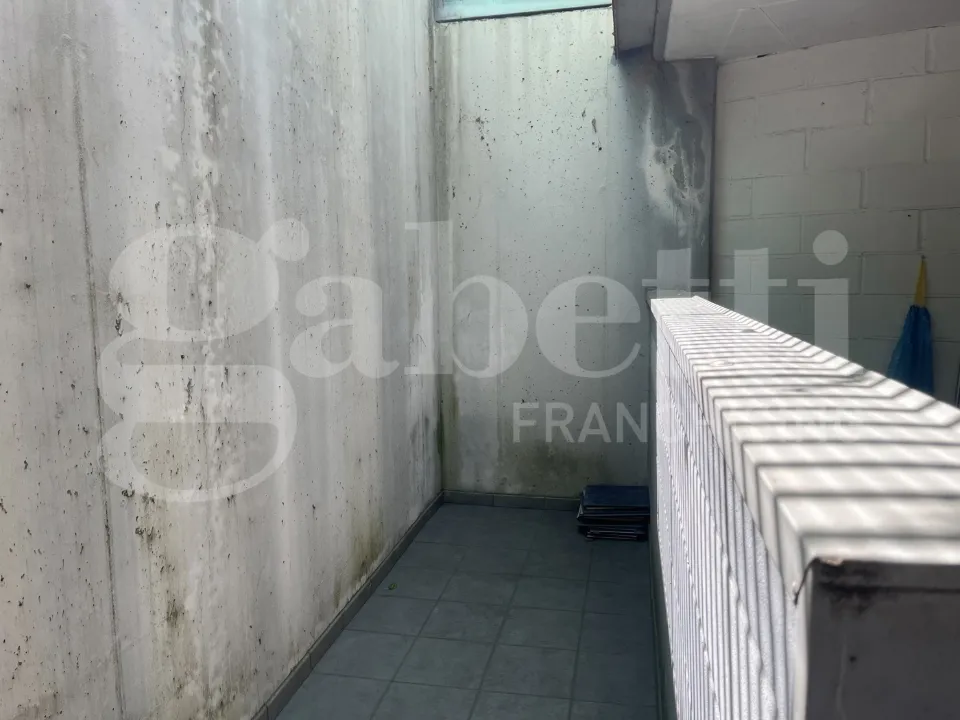 Garaaž - Garage with Spacious Interior in Mestre
