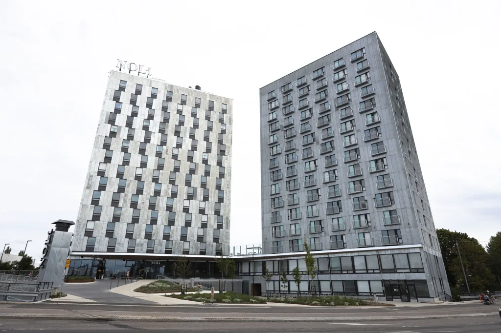 Exterior - Modern Flat with French Balcony in Malmi