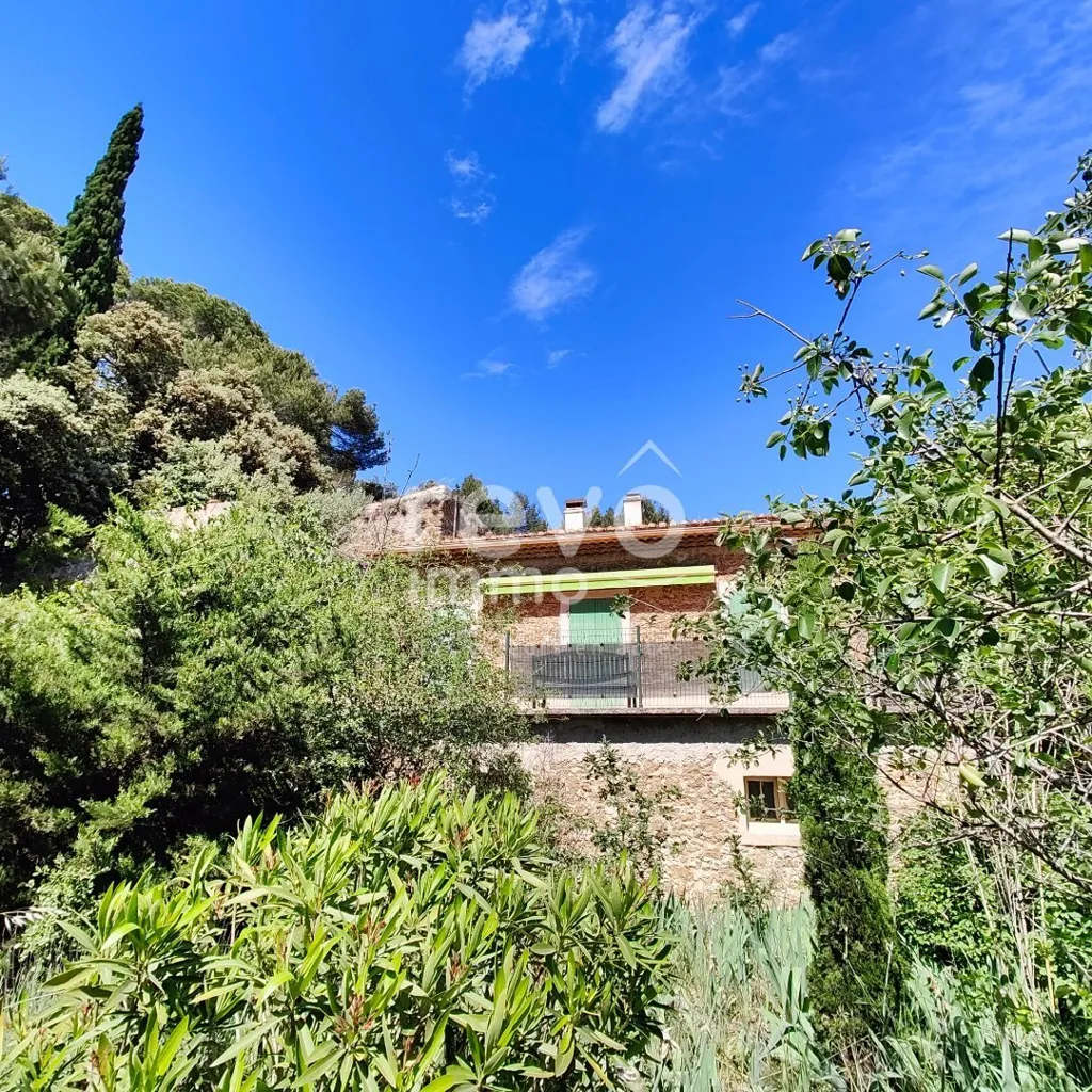 Exterior - Charming Stone House with Potential in Beaumes-de-Venise