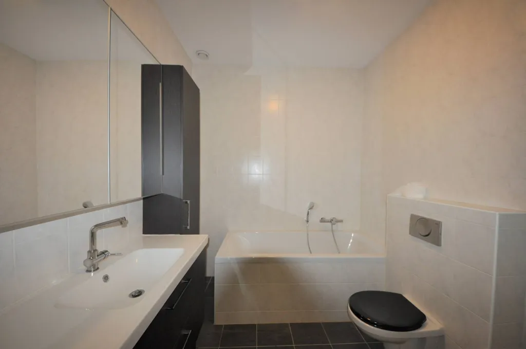 Vannitoad - Apartment with Balcony in Breda Centre
