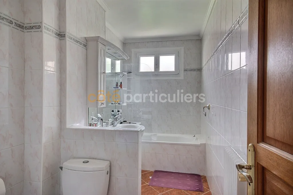 Salles de bain - Appartement Luminosité et Calme à Châtillon