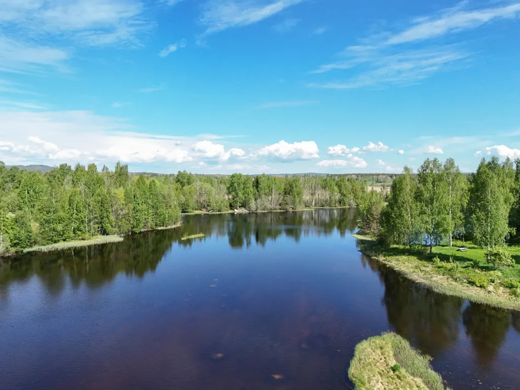 Corner Villa with Water View in Alfta