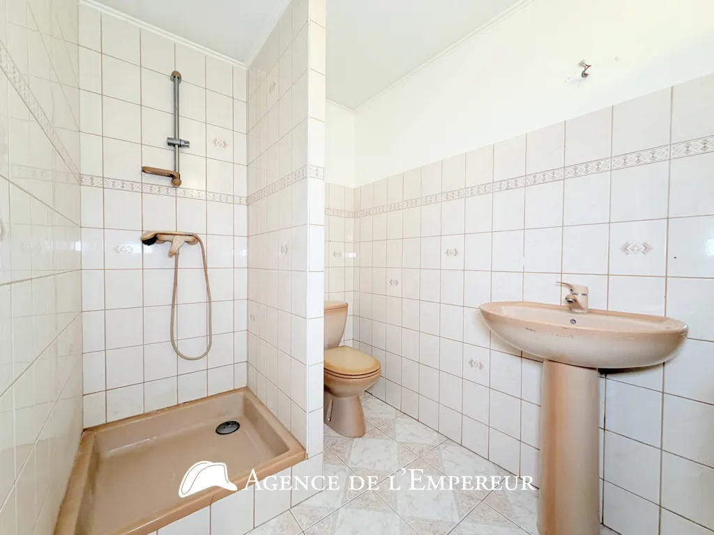 Salles de bain - Maison 7 Pièces avec Jardin à Rueil Malmaison