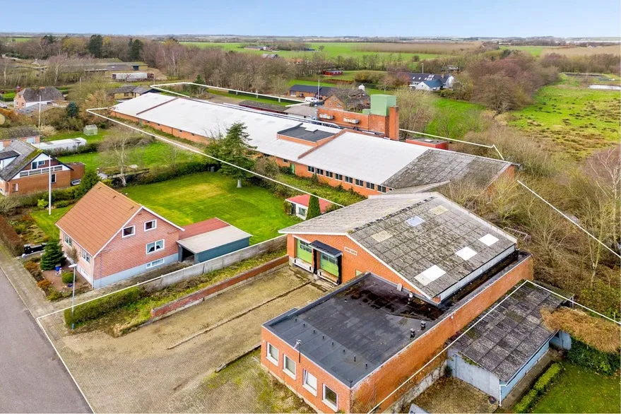 Vue aérienne - Warehouse with Production Space near Skive